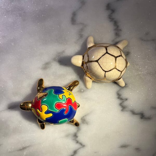 Les tortues multicolores d&rsquo;Jean-Charles de Castelbajac sauvent l&rsquo;Émaux de Longwy