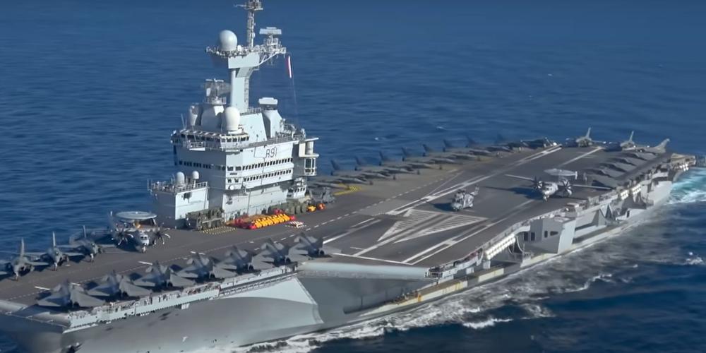 Macron s’expose à l’escalade : le Charles de Gaulle en Méditerranée, une décision sans issue