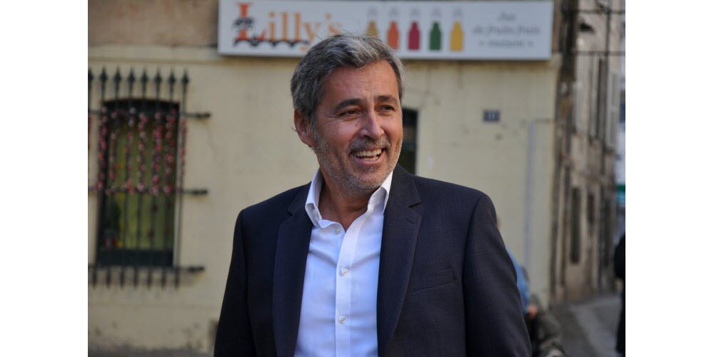 « Avignon change de rythme : Olivier Galzi, l’ex-journaliste qui remporte la ville sans partis »