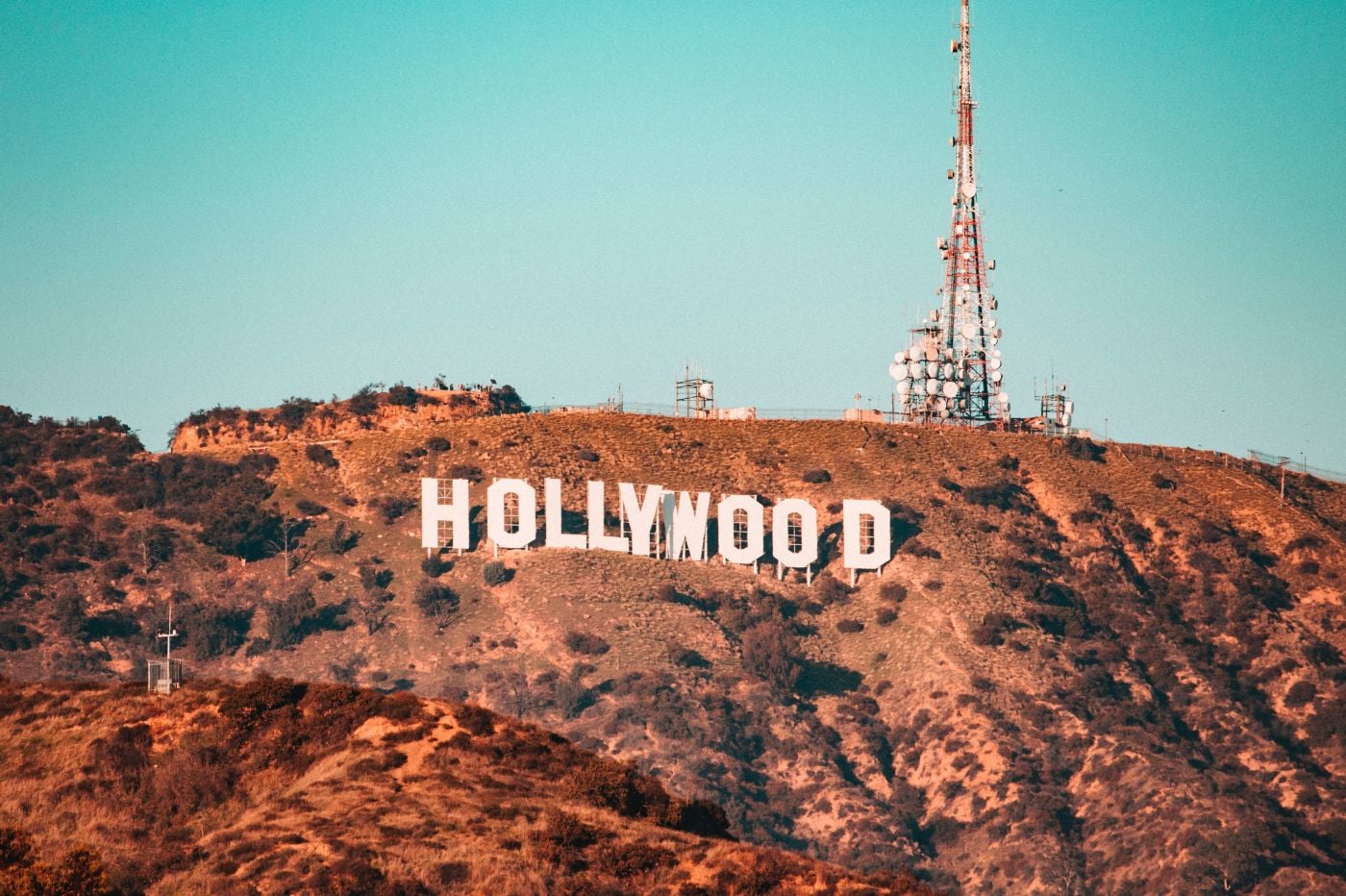 Warner Bros en ruine. Skydance remporte Hollywood… et Trump s’impose.