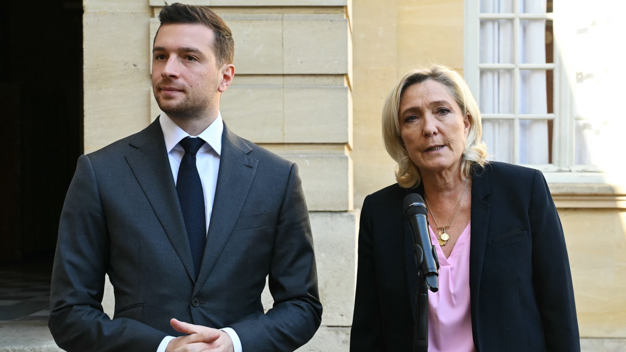 La France sombre dans une crise économique : Le Pen et Bardella annoncent un projet de simplification radicale pour éviter l’effondrement
