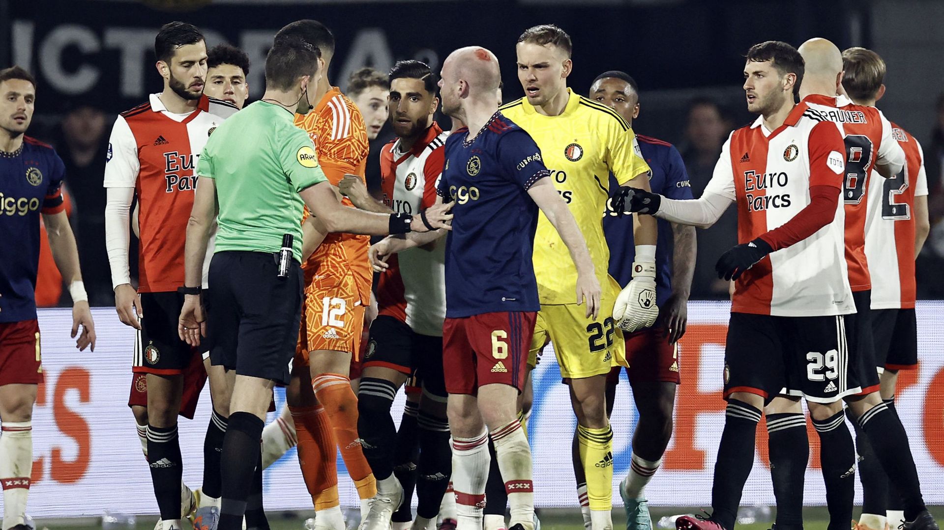 Un labyrinthe juridique menace les 133 matchs d’Eredivisie