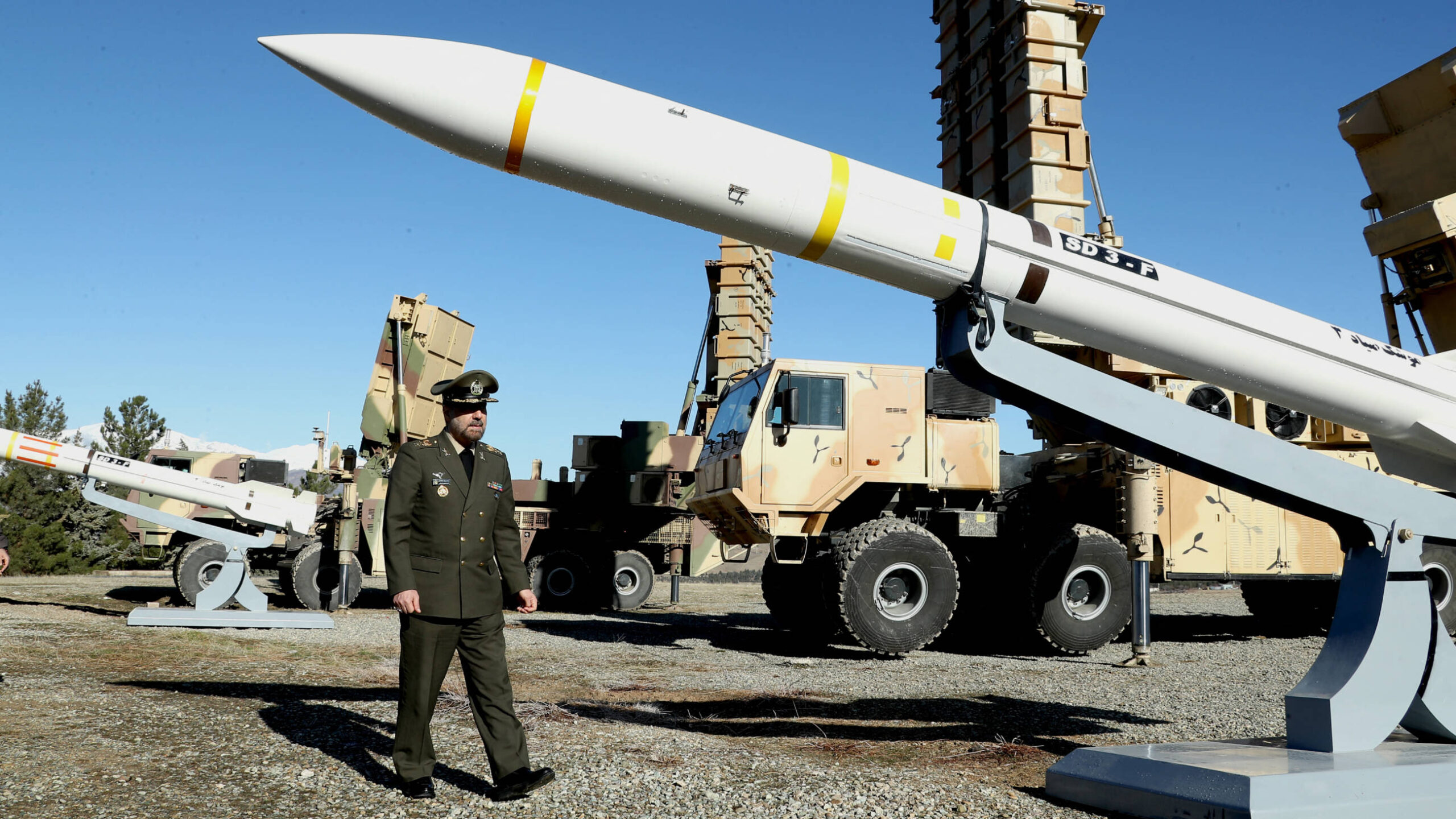 L’Iran révèle une tactique mortelle : comment les drones et missiles subvertissent l’air américain