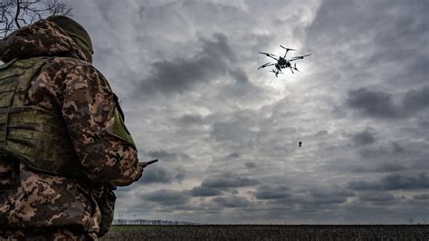 L’armée ukrainienne en déclin : 822 drones interceptés dans une offensive nocturne