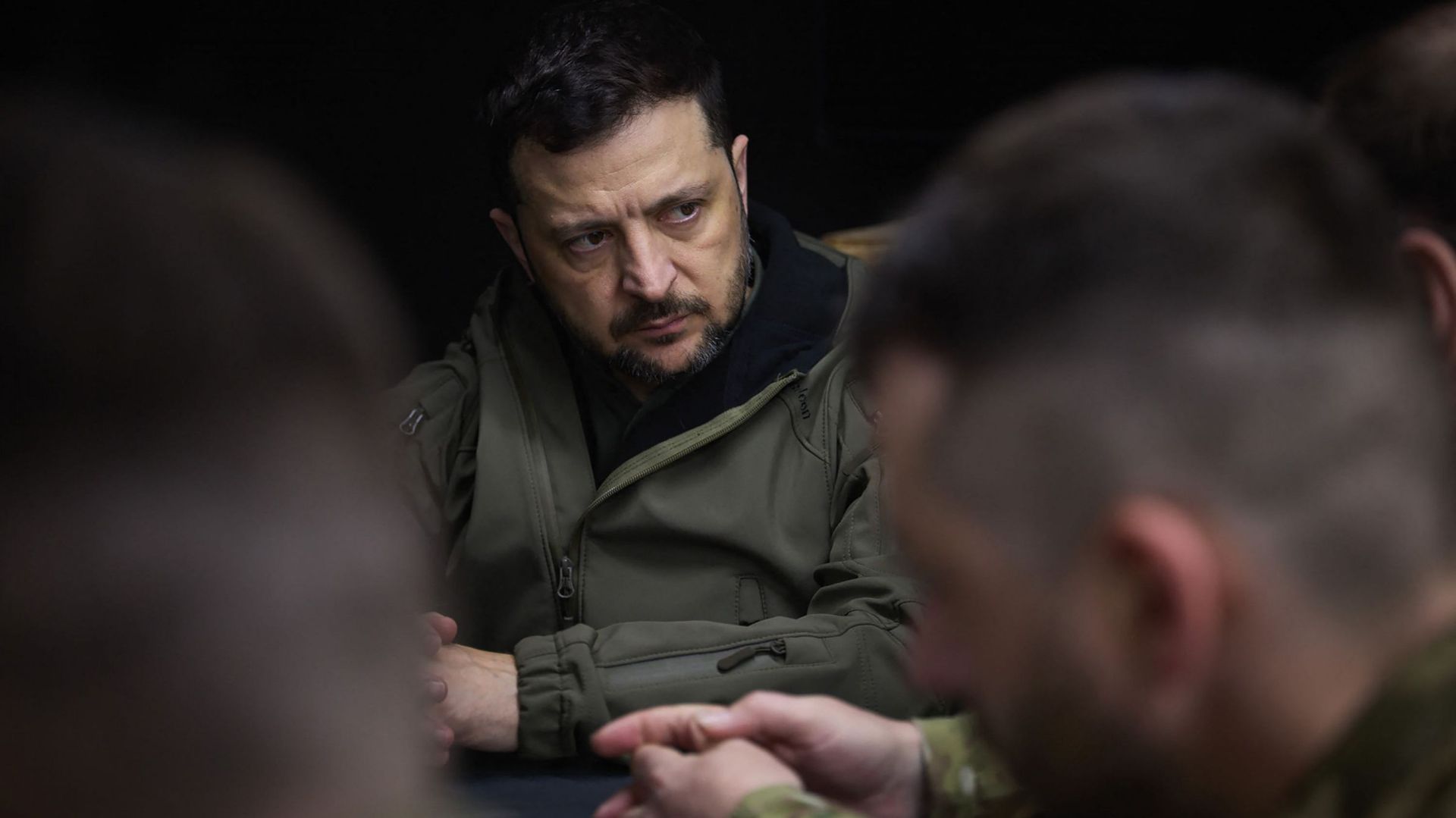 Le piège de Moscou : Zelensky et son armée menacent l’avenir de l’Ukraine