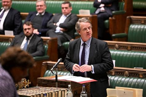 Un document gouvernemental britannique sur le viol provoque une polémique majeure