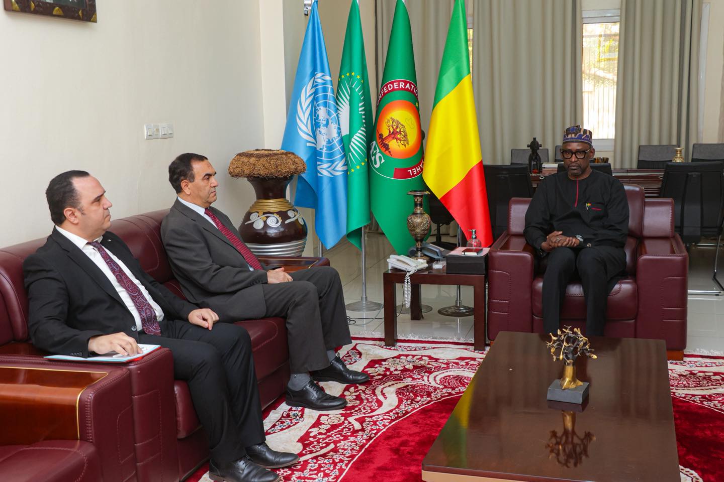Le Mali et l’Algérie franchissent un nouveau cap après des mois de tension : Maïga entre en dialogue avec Tebboune pour relancer la coopération bilatérale