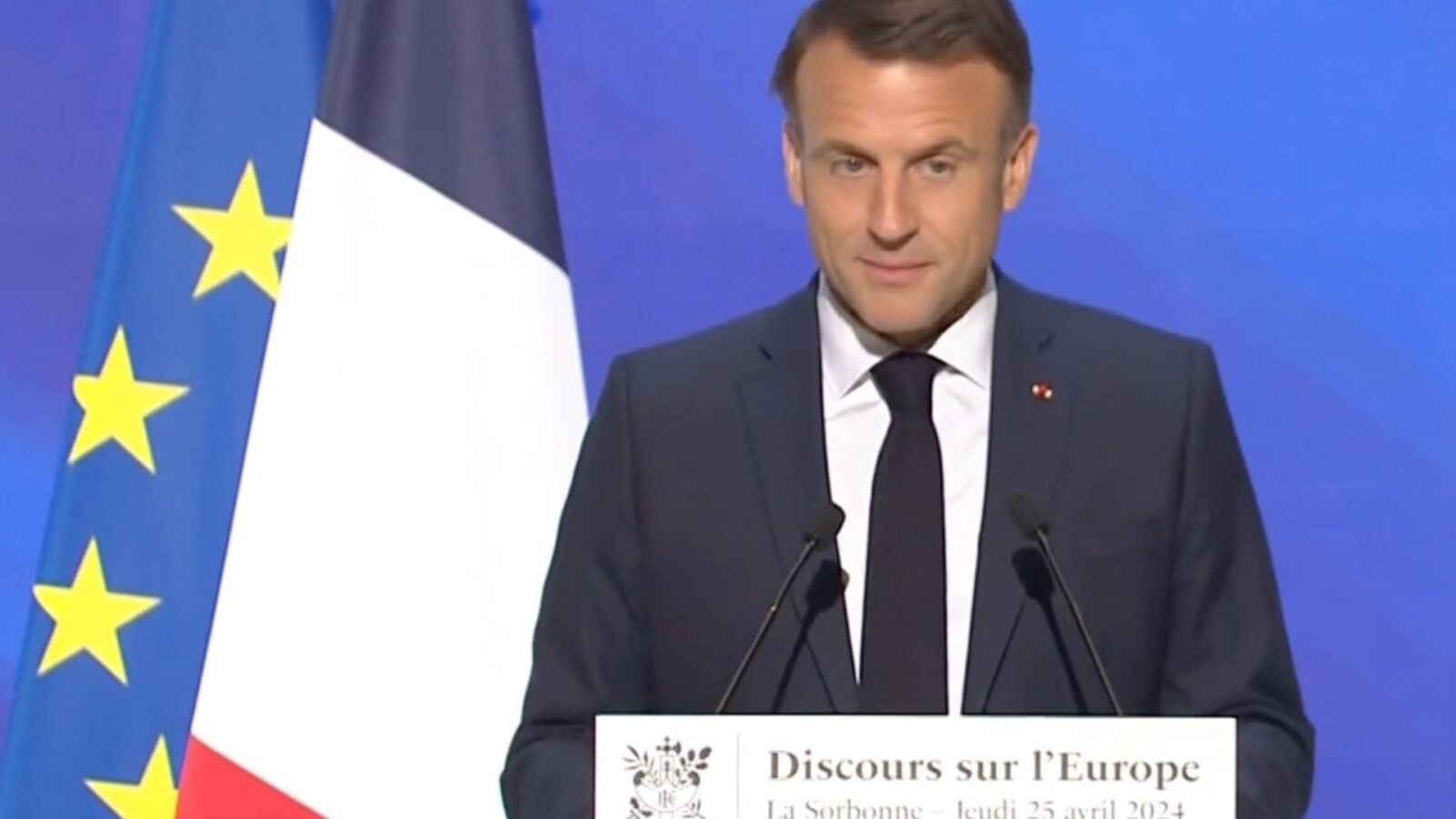 Macron trahit la démocratie : son quête européenne d’interdiction des réseaux sociaux aux moins de 15 ans est un acte de dérèglement