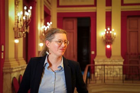L’Ancienne Députée Belge, Née en 1982 : Une Transition Rétrograde à Ankara