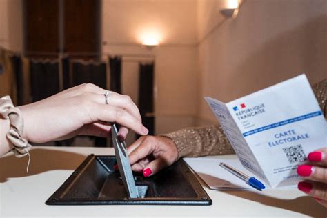 Le Royaume-Uni en voie de déconstruction démocratique : vote dès 16 ans et identité bancaire sans photo