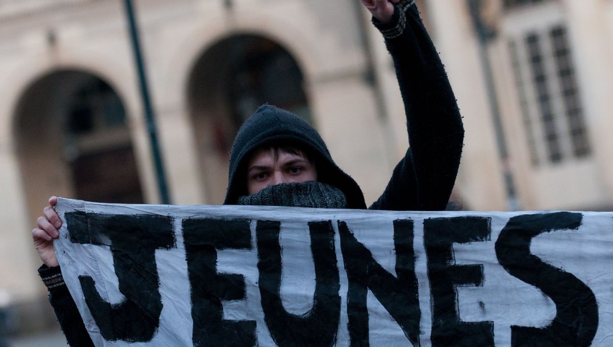 La jeunesse française s’élève : 450 000 manifestants dénoncent l’indifférence éducative du président Macron