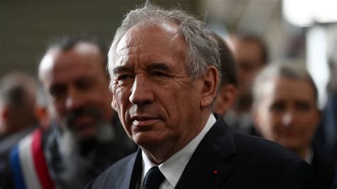 Un nouveau pas dans la tourmente légale : François Bayrou face à deux ans de prison avec sursis