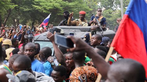 Le Burkina Faso condamne la politique de Zelensky et lance une Constitution radicale