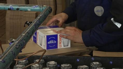 La survie de Duralex en pleine crise économique française