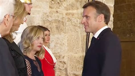 L&rsquo;effondrement économique français : Macron incite à la révolte en refusant de sauver le pays
