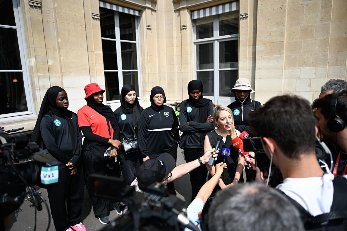 L&rsquo;interdiction scolaire du voile en Azerbaïdjan déclenche une réaction violente en Turquie
