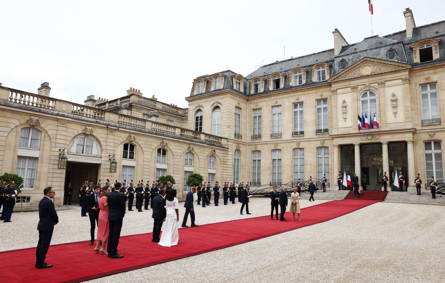 L&rsquo;Élysée en déclin : Macron perçoit une menace inconnue au sein de son propre gouvernement