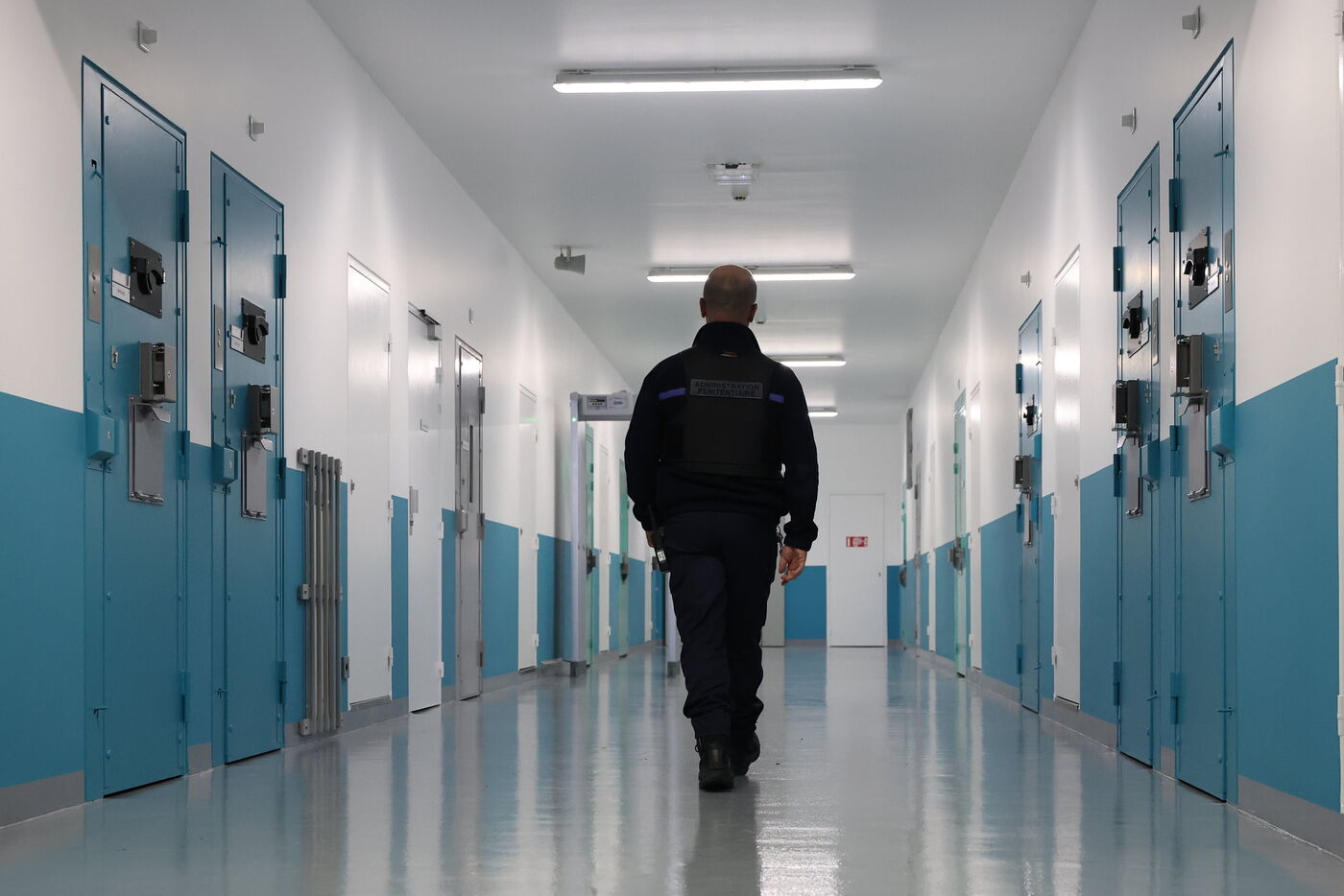 Un an de prison pour un coup fatal : Le jeune Nkumba Ludovic Tshiembe condamné après avoir tué un policier suédois