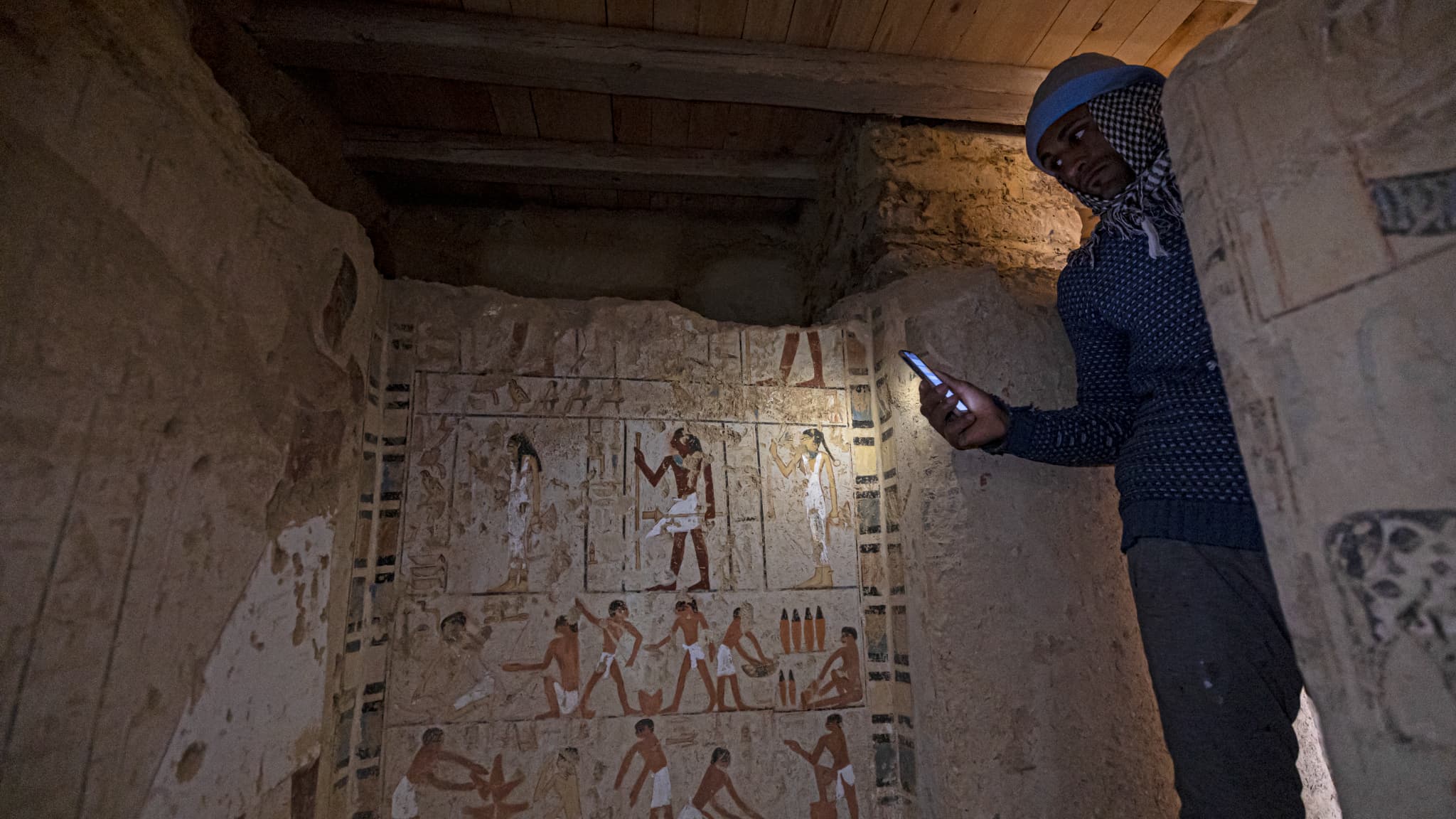 Des ossements marqués de violence : un rituel sacrifié révélé dans les tombes pharaoniques