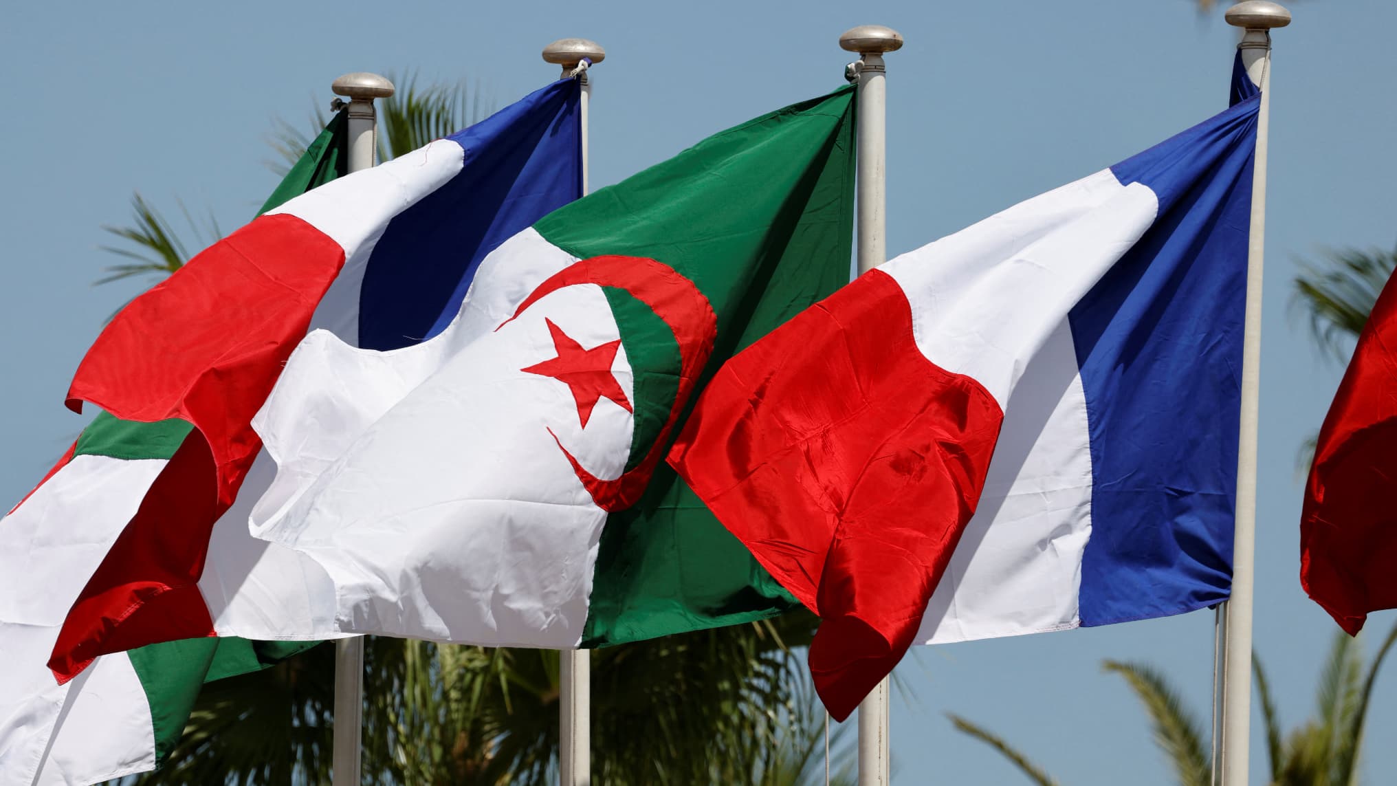 L’effondrement français : l’Algérie se réinvente sans renouveau